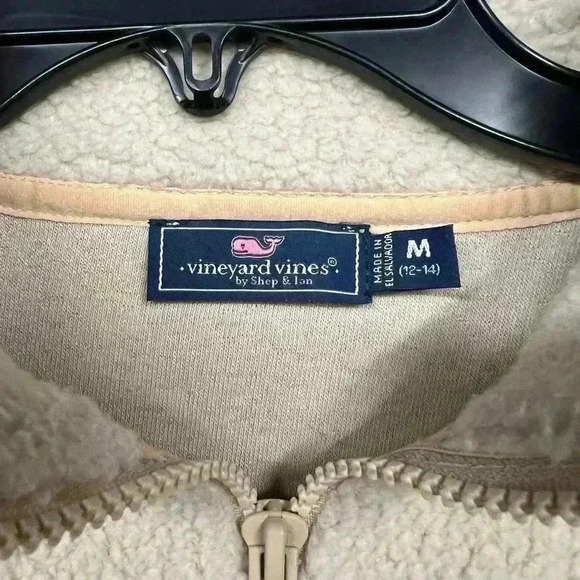 vineyard vines pullover. - Picture 6 of 6